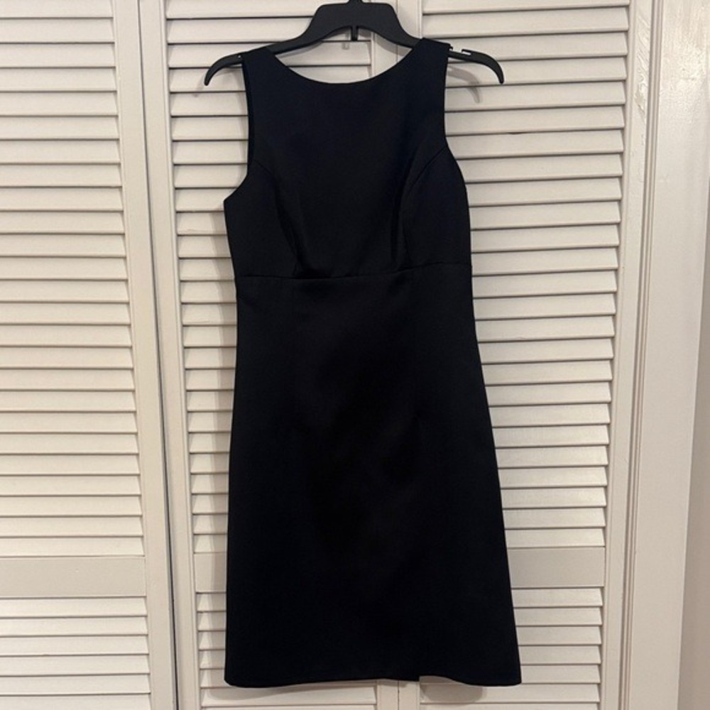 Nicole Miller Elegant Black Sleeveless Dress Size 6 Scoop Back Sheath LBD